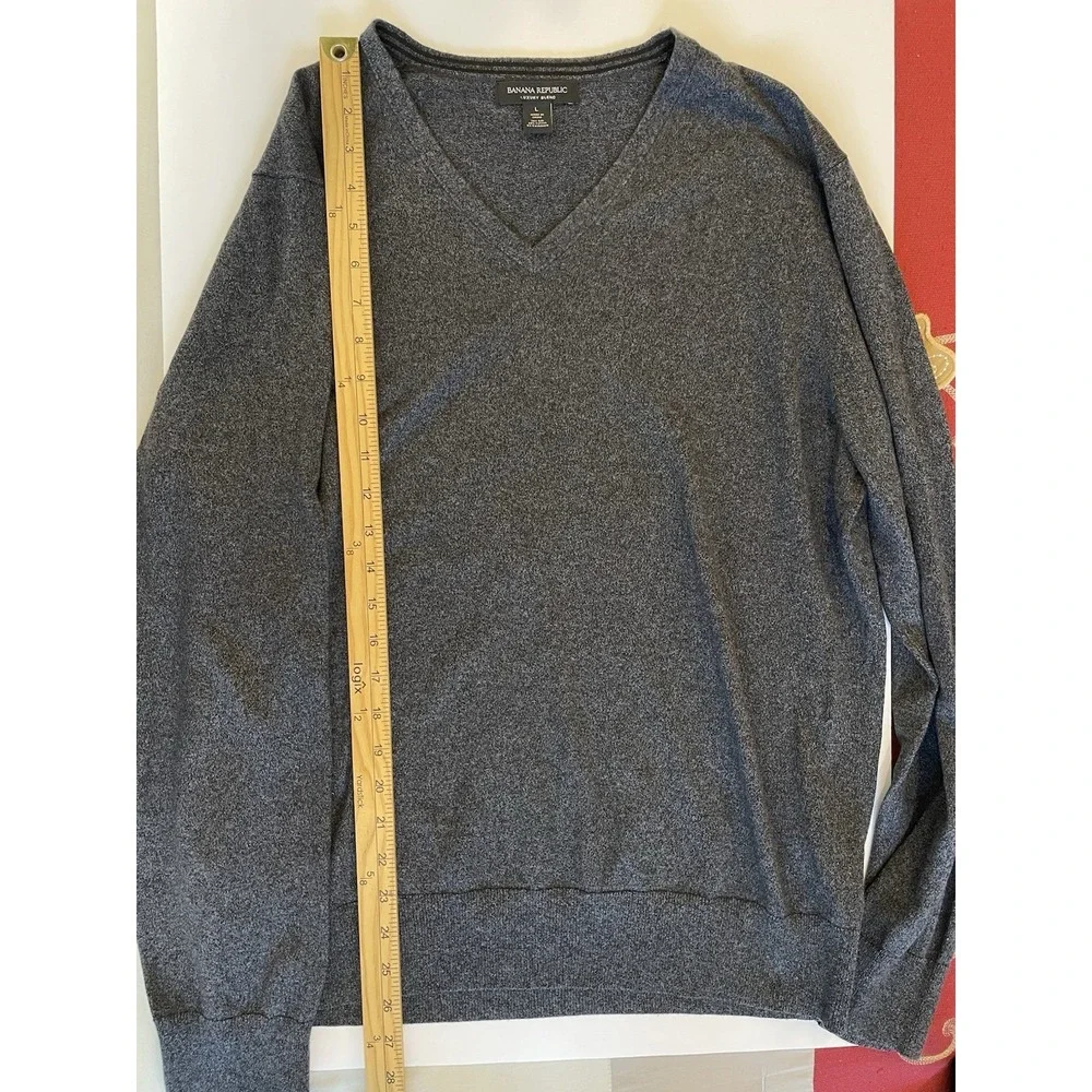 Banana Republic Luxury Blend Sweater Mens Large V-Neck Silk Cashmere Blend